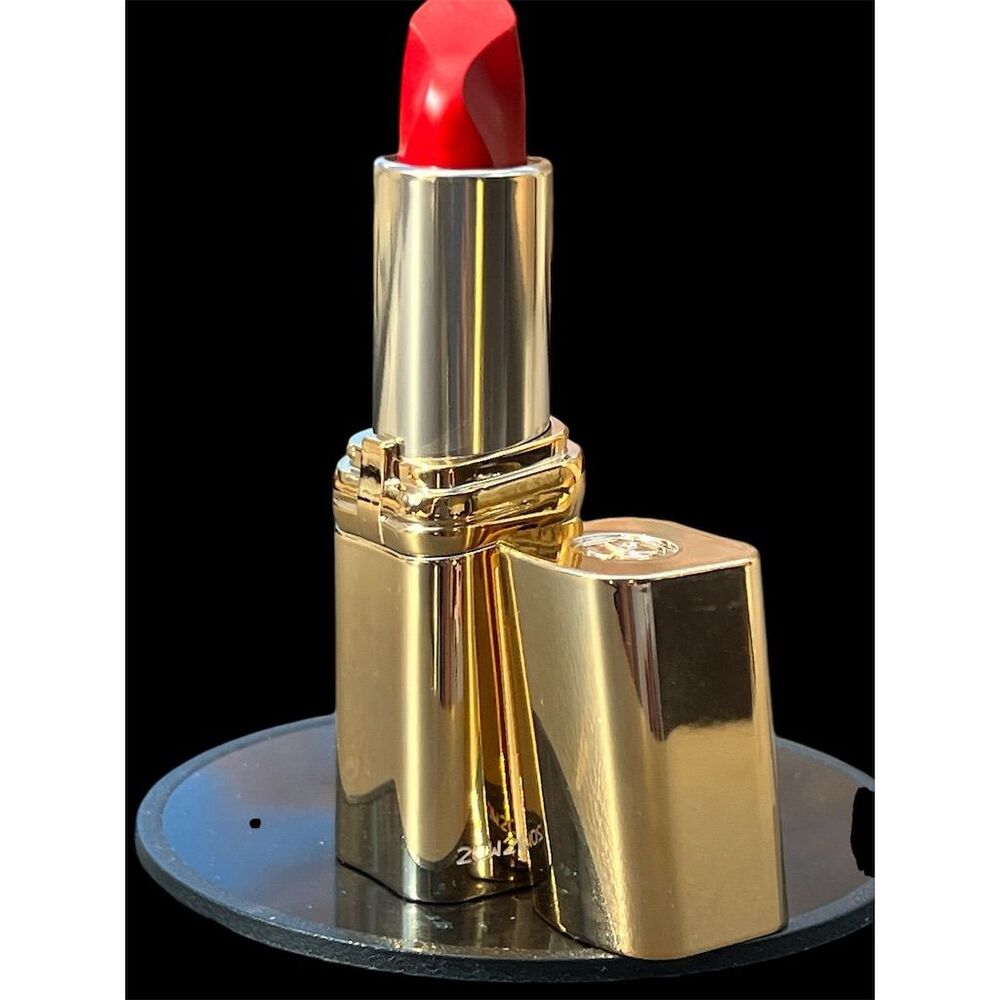 L'Oreal Paris Colour Riche Lipstick Successful Red 187 Satin Finish - Picture 5 of 15